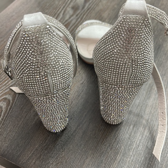 Davids Bridal Studio height heels - Picture 4 of 4